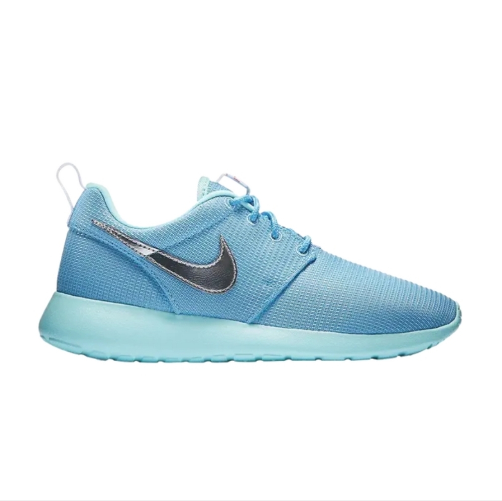 Nike Blue Sneakers Lightweight Performance Design